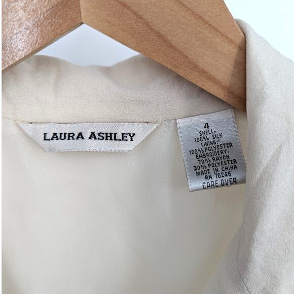 Laura Ashley 100% Silk Embroidered Blouse Floral Sheer Long Sleeve Beige Size 4 - Picture 3 of 3